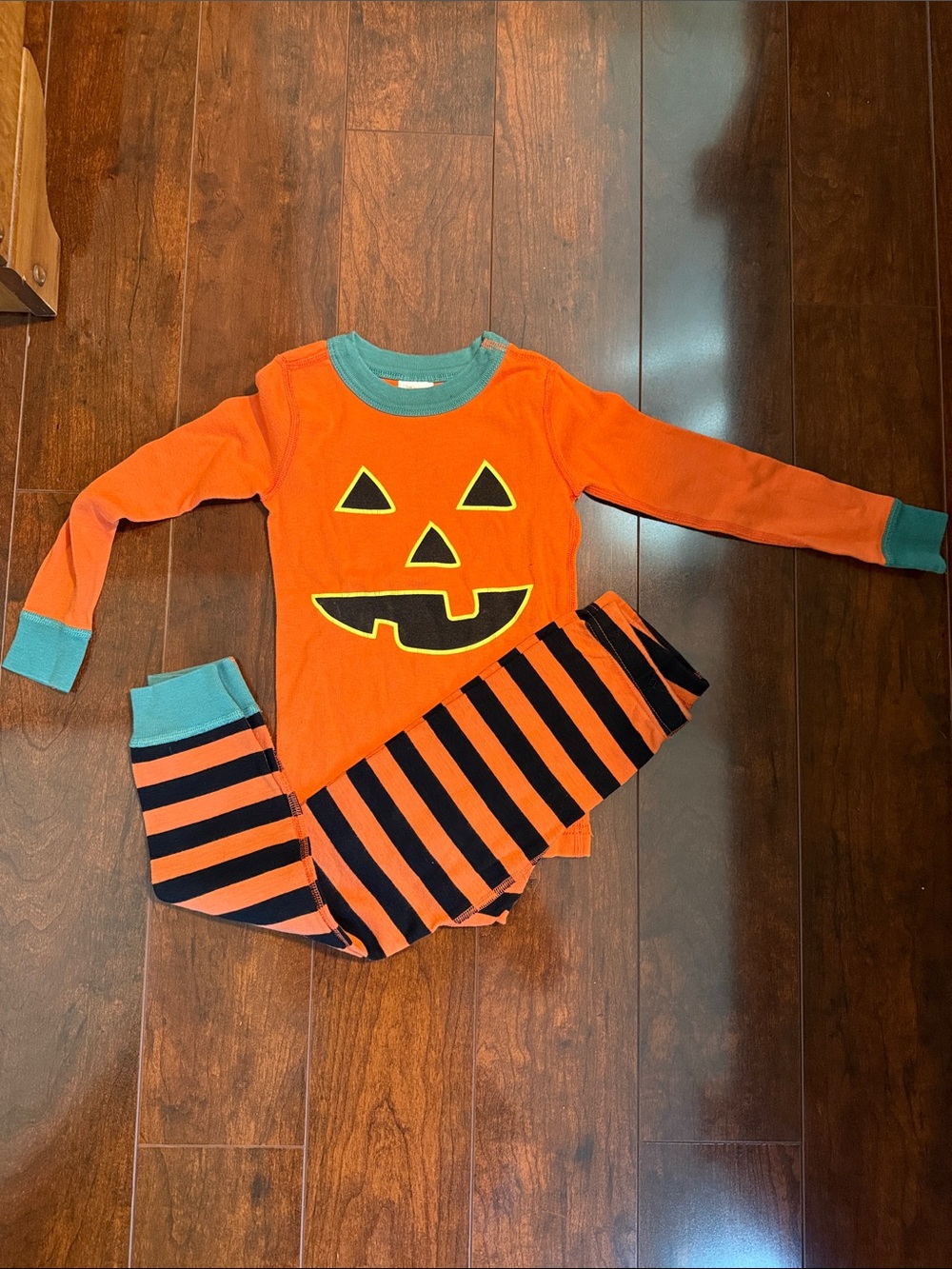 Hanna Andersson Orange Pumpkin Pajama Set with Teal Trim
